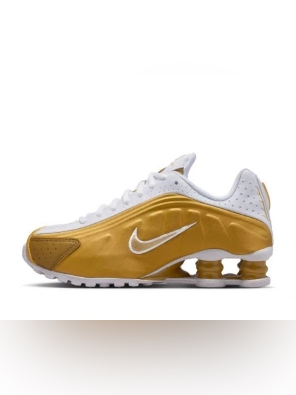 NEW Nike Shox R4 Metallic Gold White CW2626-700 4.5 Youth Fits 6 Women’s Shoes